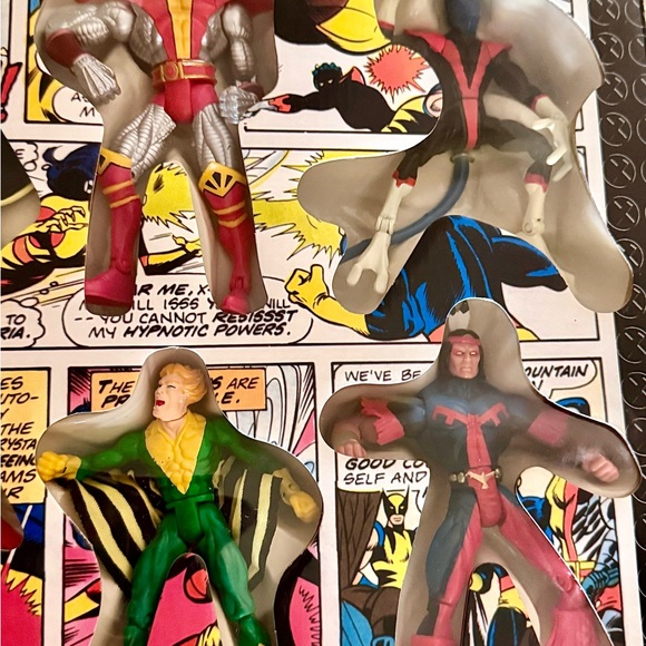 Marvel Giant-Size X-Men Comic Book Action Figures - Picture 5 of 7